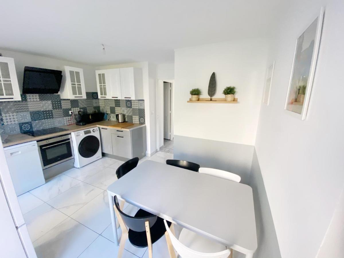 22 Chic & Cosy Grand Appart 92M2 Parking Gratuit Hypercentre Netflix Saint-Etienne  Exterior foto